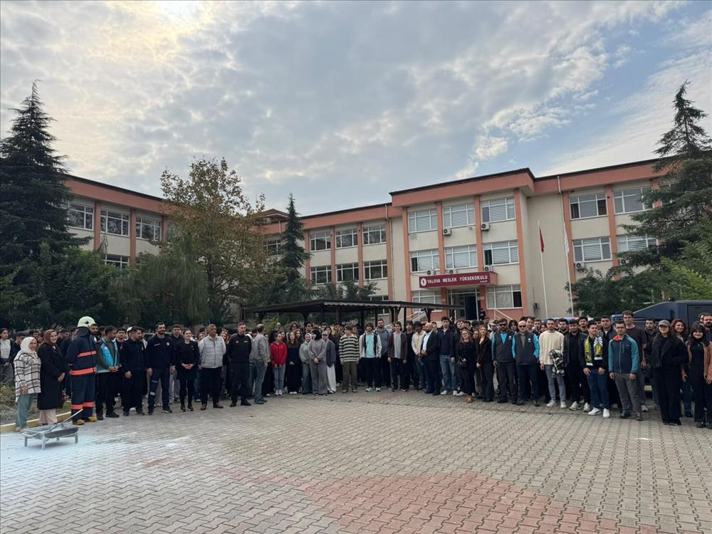 Yalova Meslek Yüksekokulunda Afet ve Acil Durum Tatbikatı Gerçekleştirildi