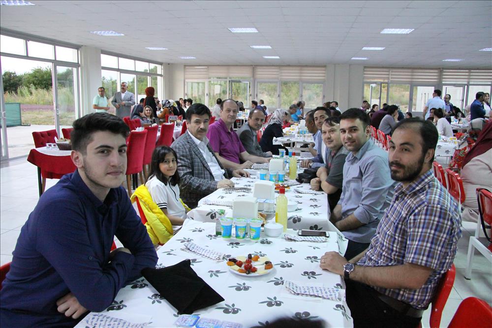 SCHOLAR AND ADMINISTRATIVE STAFF MEET AT THE IFTAR DINNER